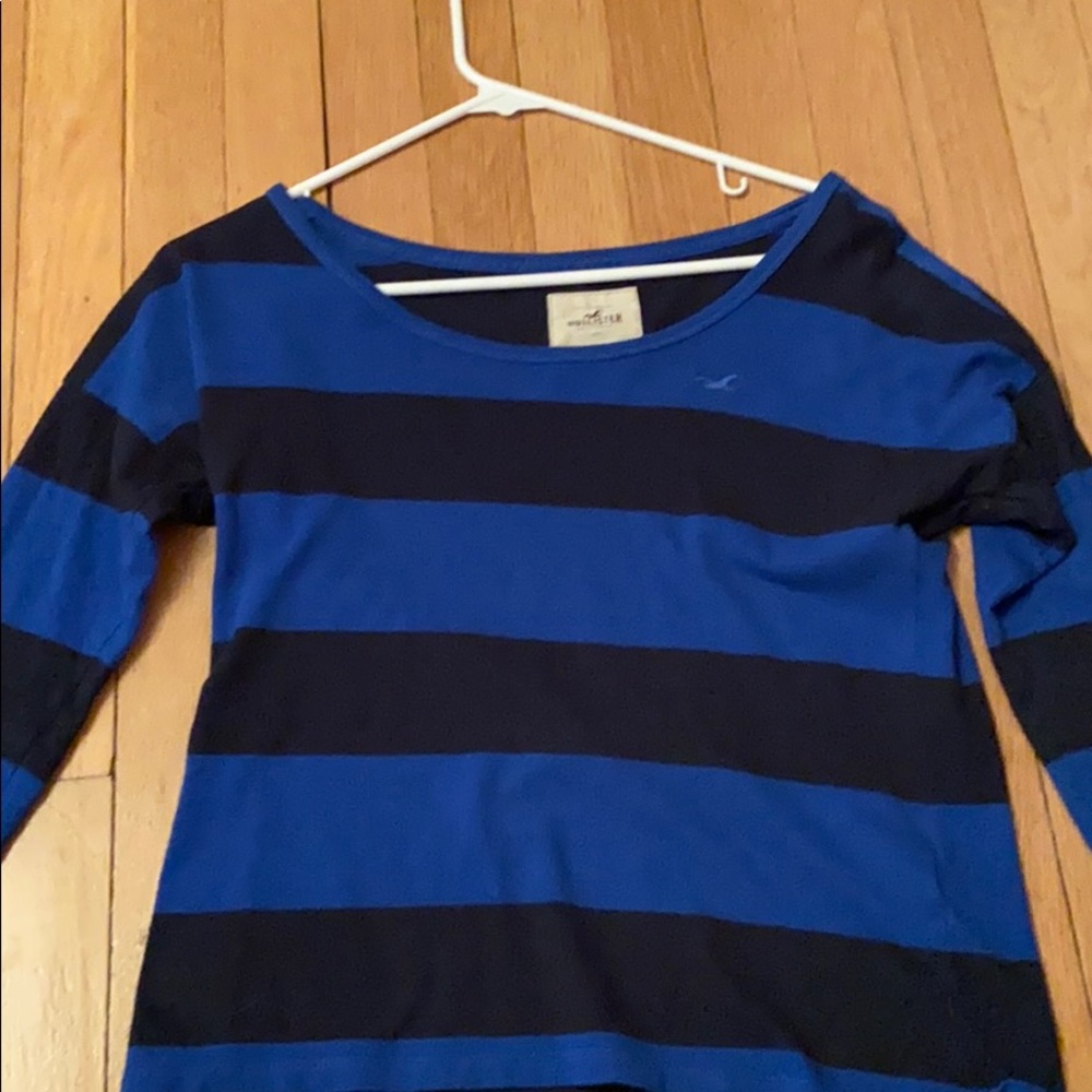 Black and blue quarter sleeve shirt